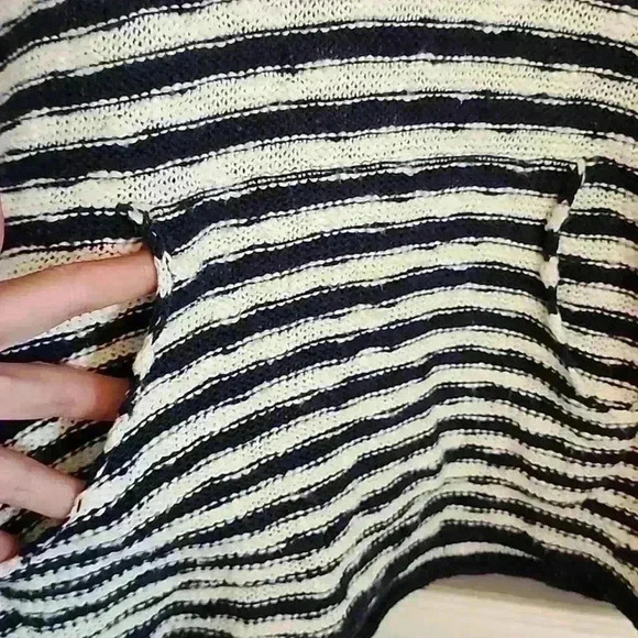 Eddie Bauer hooded striped sweater - Picture 2 of 12